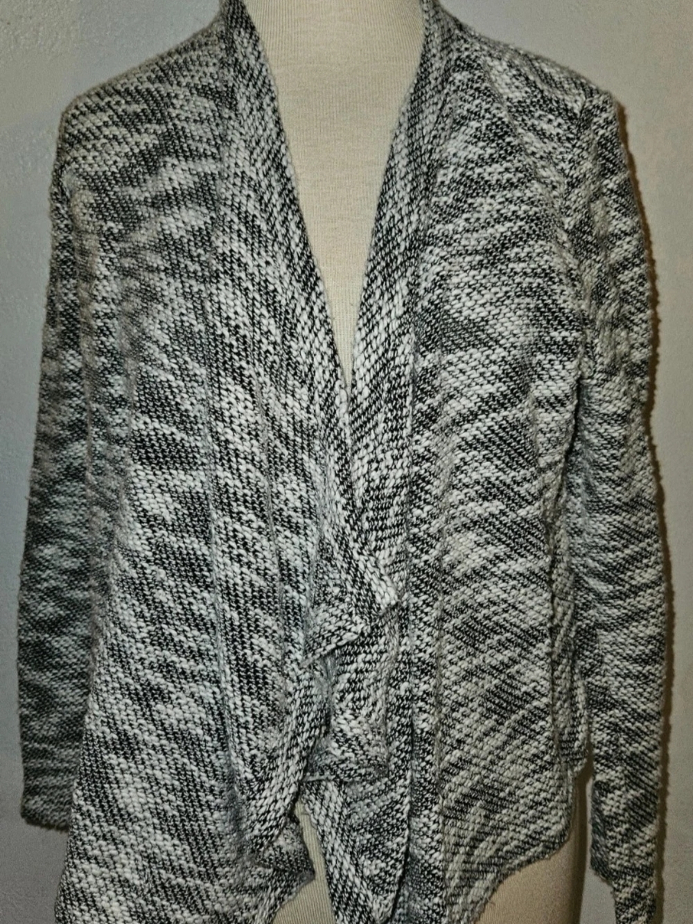 Forever 21 Black and White Open-Front Knit Cardigan Size Medium See Through Back